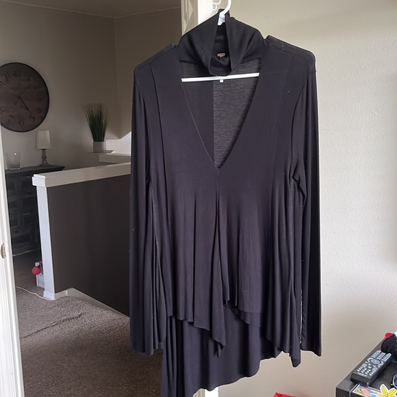 Free People Flowy Oversized V-Neck Top - Picture 4 of 5